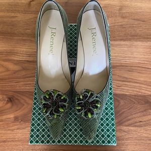 Green fancy pumps